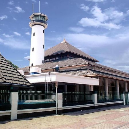 Graha Teras Syariah Hotel Surabaya Luaran gambar
